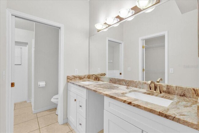 Building Photo - 112 Azalea Dr