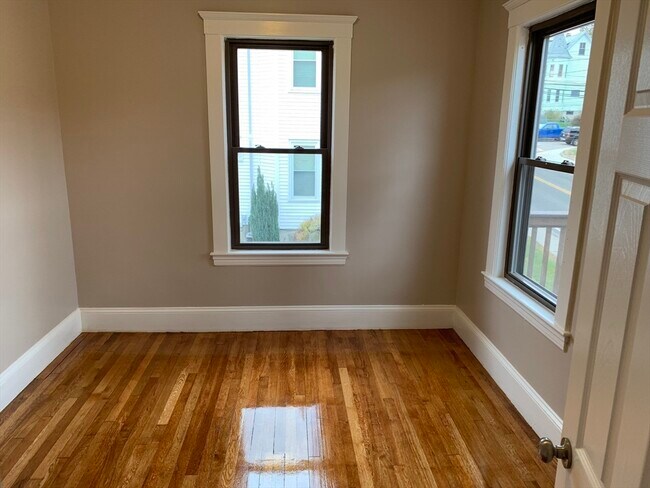 Building Photo - 247 Whitwell St