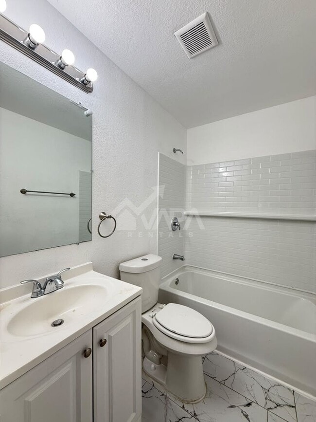Building Photo - 10038 Raven Field Dr
