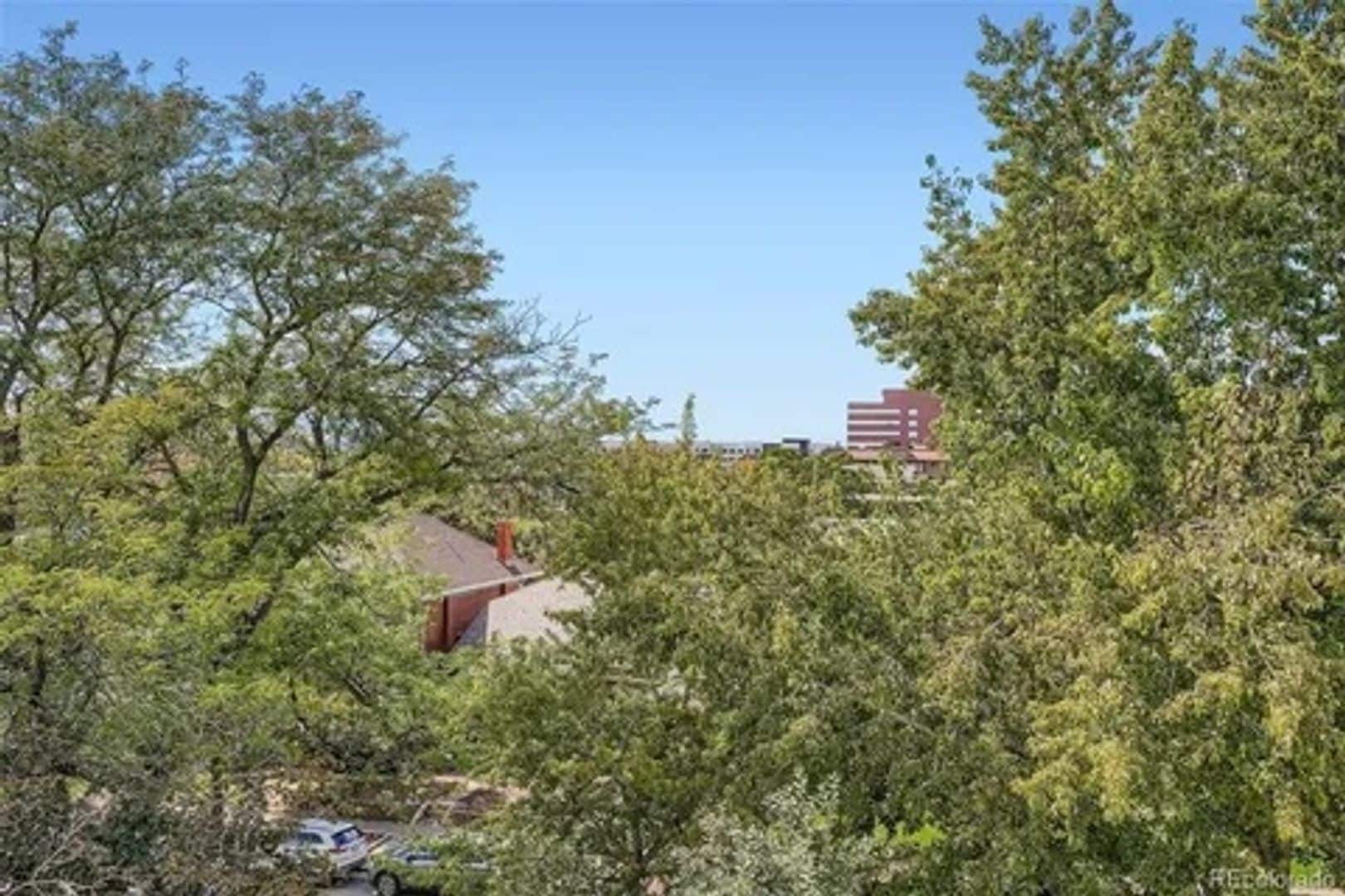 Building Photo - 636 N Washington St