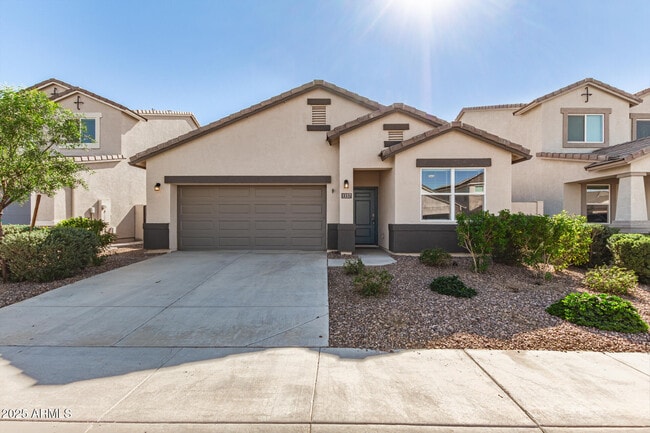 Building Photo - 1357 E Chillingham Rd