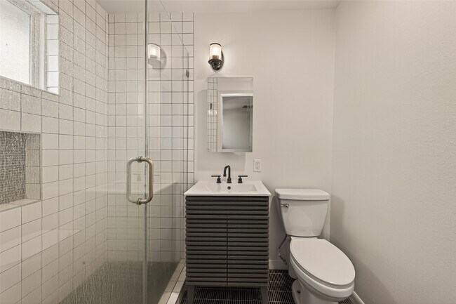 Building Photo - 1217 Heights Blvd