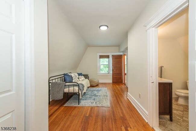 Building Photo - 207 Hillside Ave