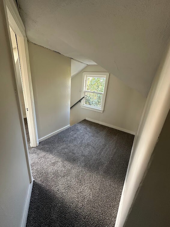 Building Photo - 11625 NW Thompson Rd