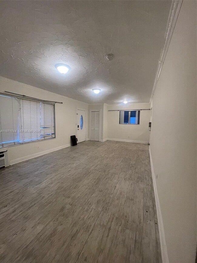 Building Photo - 121 NE 169th Terrace