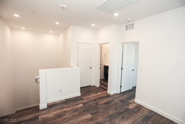 Building Photo - 600 Carriage Hill Dr