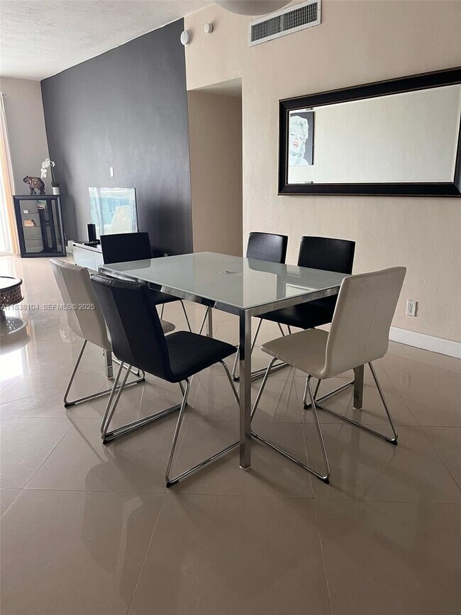 Building Photo - 3801 S Ocean Dr