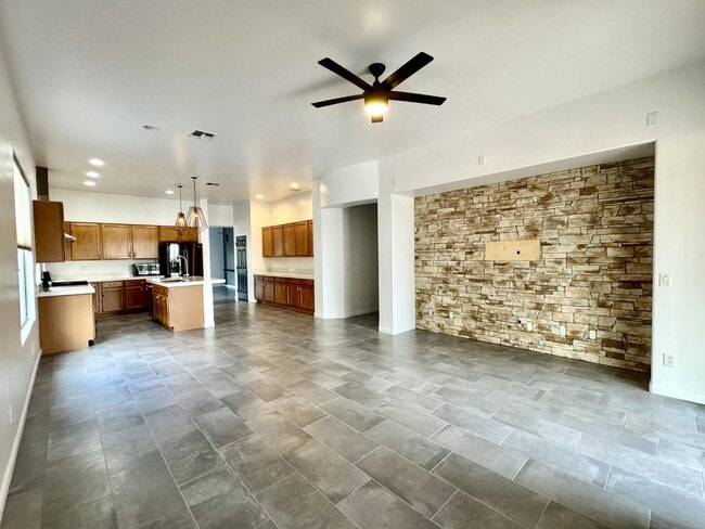 Building Photo - 13743 N High Mountain View Pl