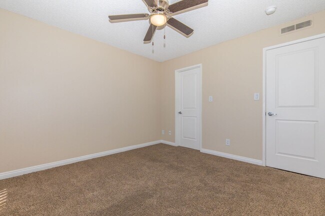 Building Photo - Stop by today at the 1 bed / 1 bath of you...