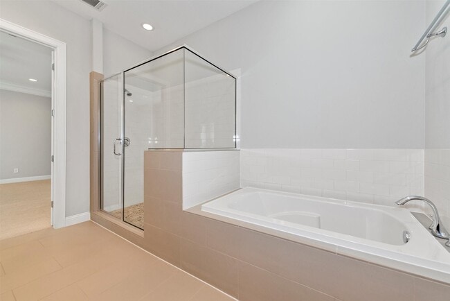 Building Photo - 5637 Kiam St