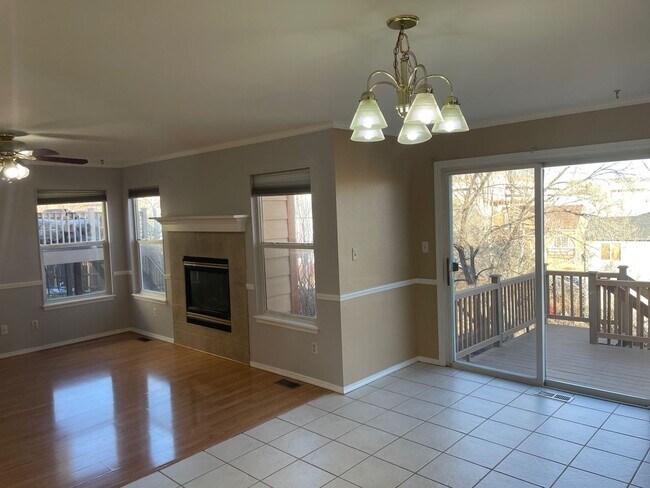 Building Photo - BEAUTIFUL MOUNTAIN SHADOWS 5BD HOME with A/C- Security Deposit Waiver Available