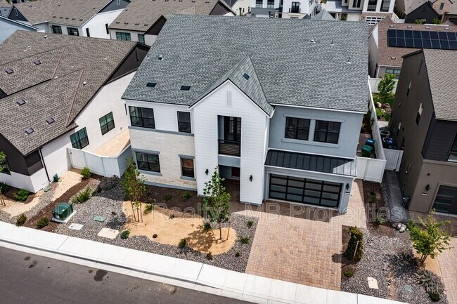 Building Photo - 6120 Triple Crown Dr