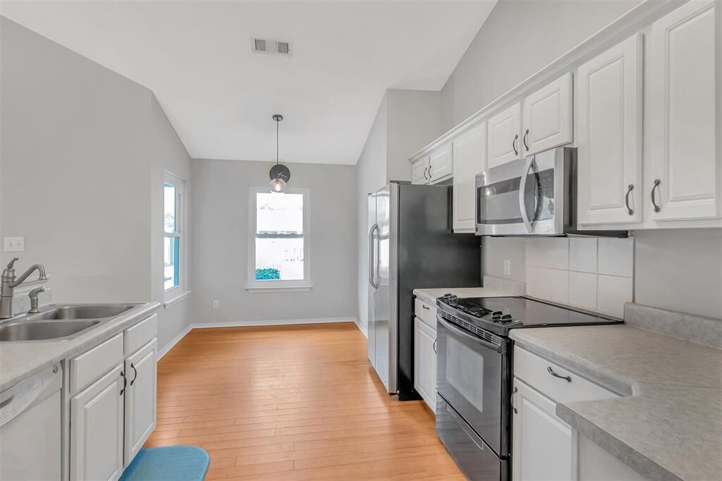 Building Photo - 8560 High School Blvd