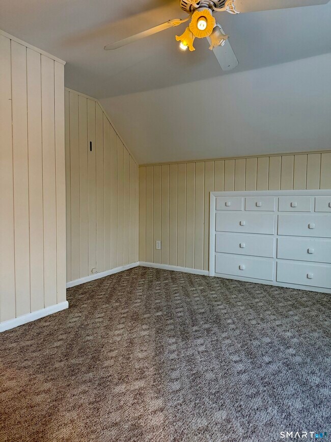 Building Photo - 40 Bassett St