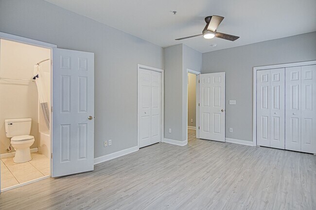 Building Photo - Live off Central Ave. in END UNIT 2 bed/2.5 bath Townhome (NO CARPET!)