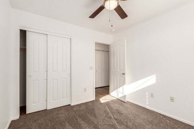 Building Photo - 24110 W Hadley St