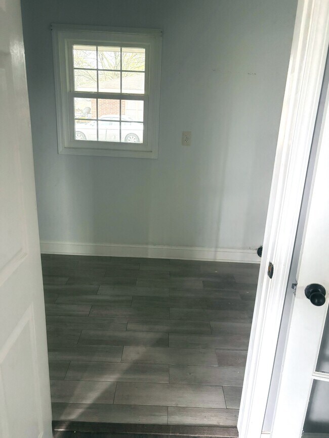 Building Photo - 82 Oliver Dr