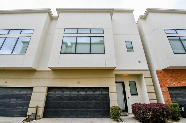 Building Photo - 70 N Hutcheson St