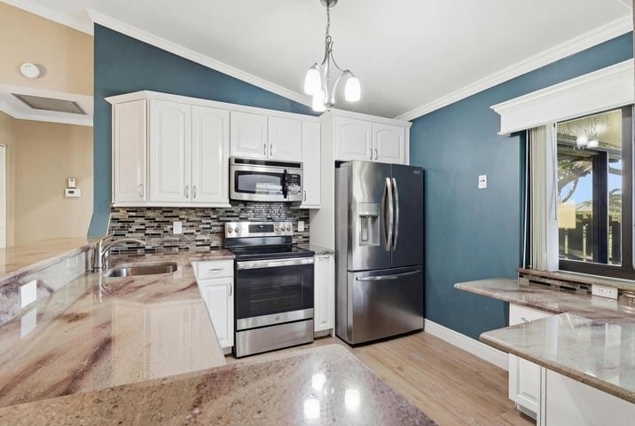 Building Photo - 5694 Northpointe Ln