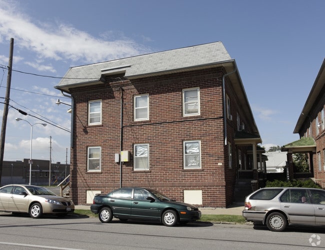 Building Photo - CLOSEOUT 10/3/26 -120 N 6th St