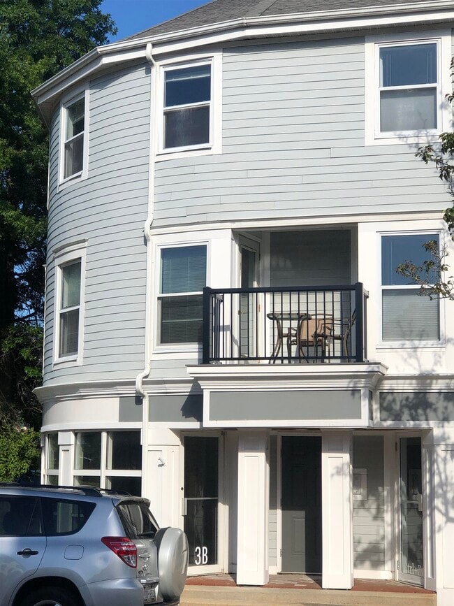 Primary Photo - 59 Deer St