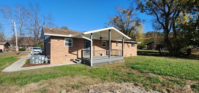 Back covered deck - 420 Hill Ave