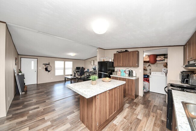 Building Photo - 1416 Rd 5601