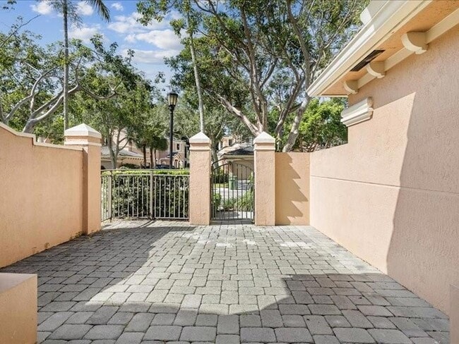 Building Photo - 2798 Center Ct Dr