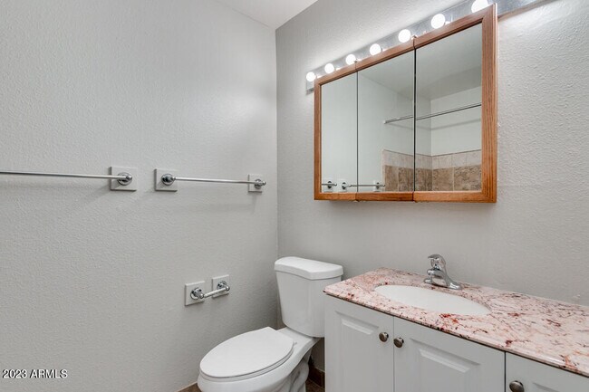 Building Photo - 5520 S Crows Nest Rd
