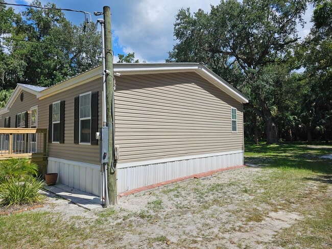 Building Photo - 593 Stokes Landing Rd