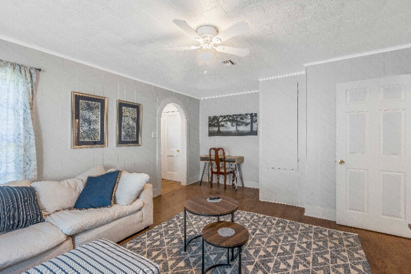 Building Photo - 108 Sharon St