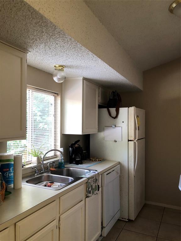 Building Photo - 8003 Clydesdale Dr