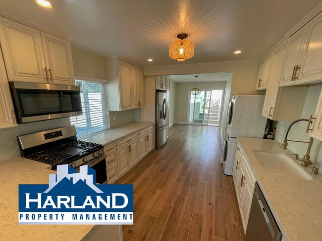 Building Photo - 3340 Jemez Dr