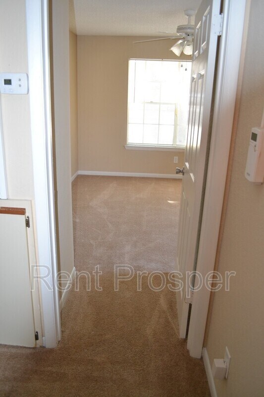 Building Photo - 4401 Thornbriar Ln