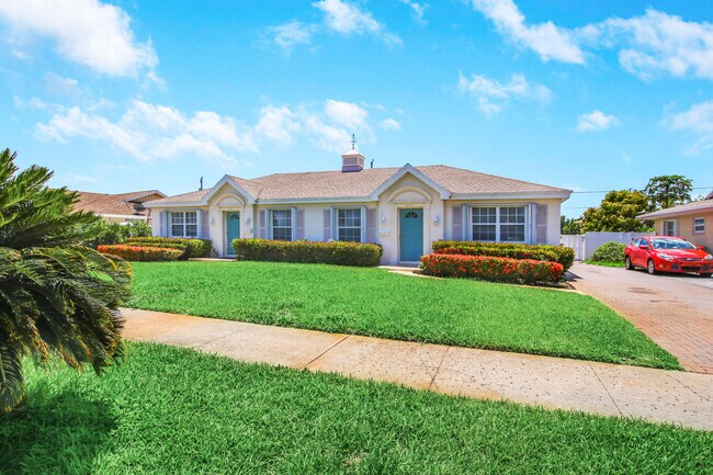 Building Photo - 527 W Jasmine Dr