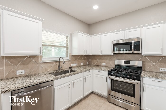 Building Photo - 3003 Candleside Dr
