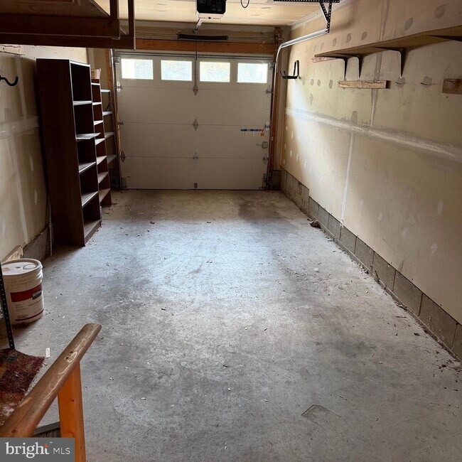 Building Photo - 10730 Symphony Way