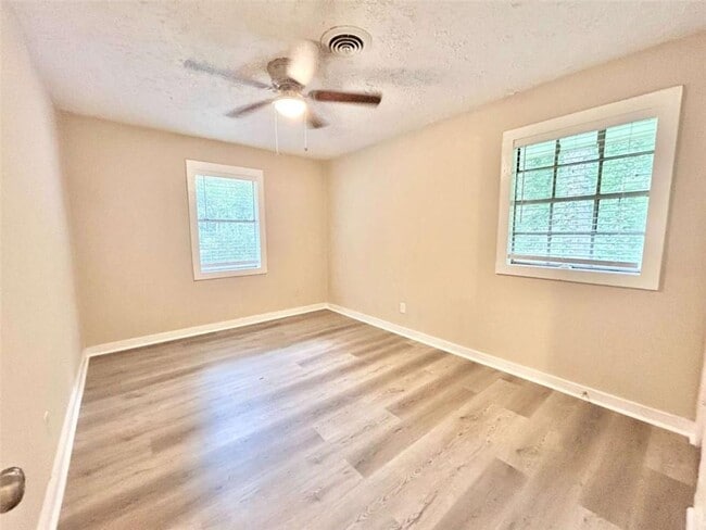 Building Photo - 6454 Raymond Dr