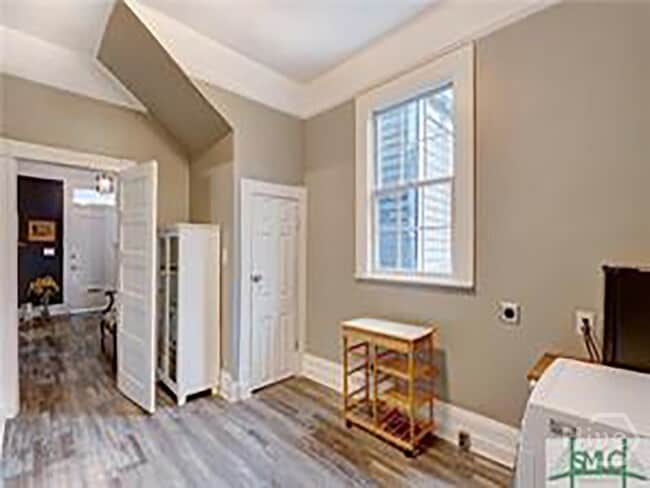 Building Photo - 514 E Anderson St