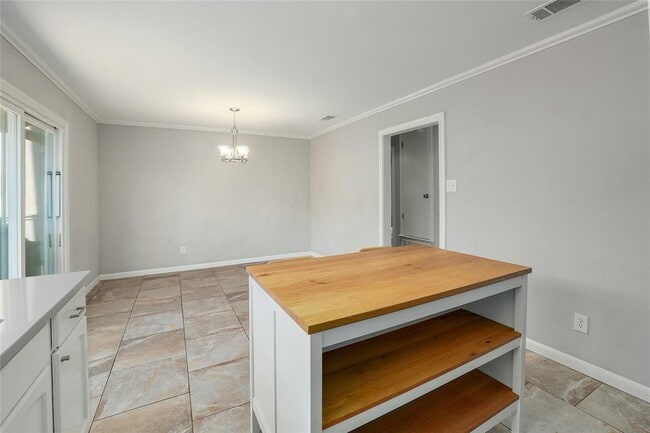 Building Photo - 2002 Millay Dr