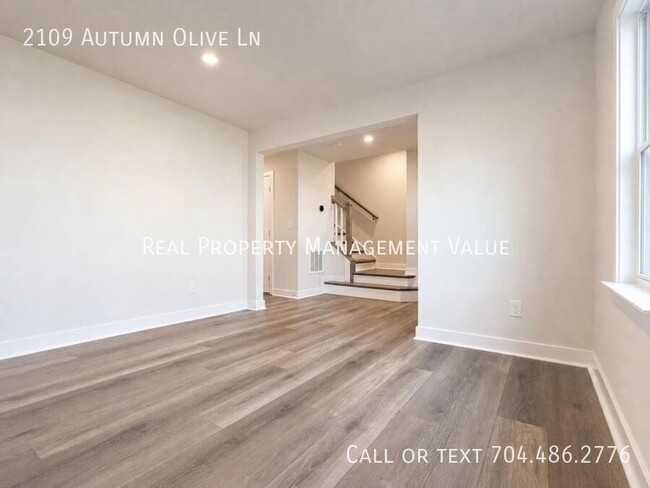 Building Photo - 2109 Autumn Olive Ln