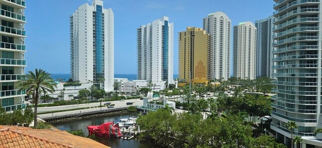 Building Photo - 200 Sunny Isles Blvd