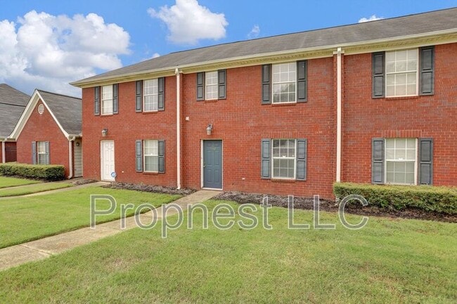 Building Photo - 840 Barrington Woods Cove