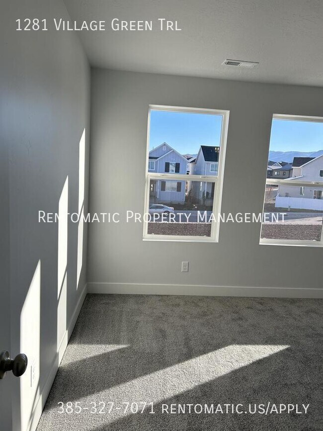 Building Photo - 1281 Vlg Grn Trl