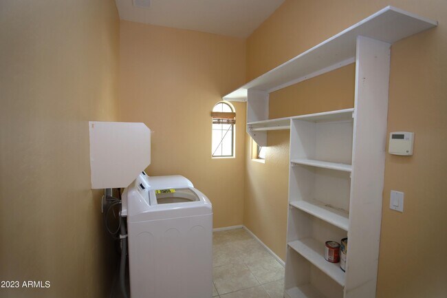 Building Photo - 779 E Mead Dr