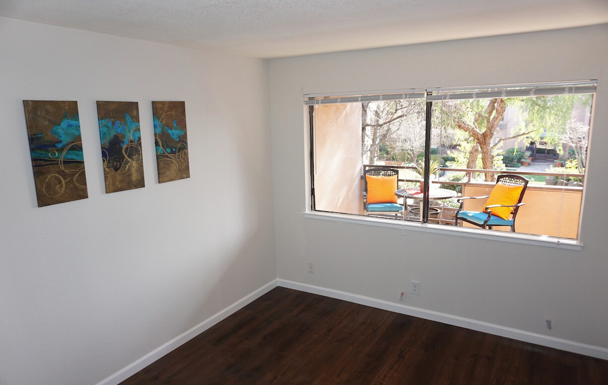 Building Photo - 39199 Guardino Dr