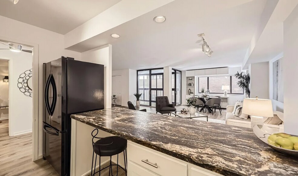 Building Photo - 1551 Larimer St