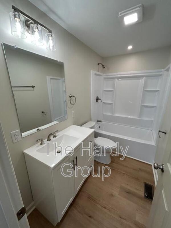 Building Photo - 203 Floyd St