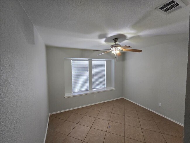 Building Photo - 16308 Edgemere Dr