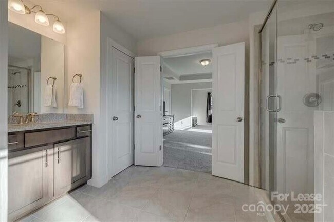 Building Photo - 6299 Artigas Dr